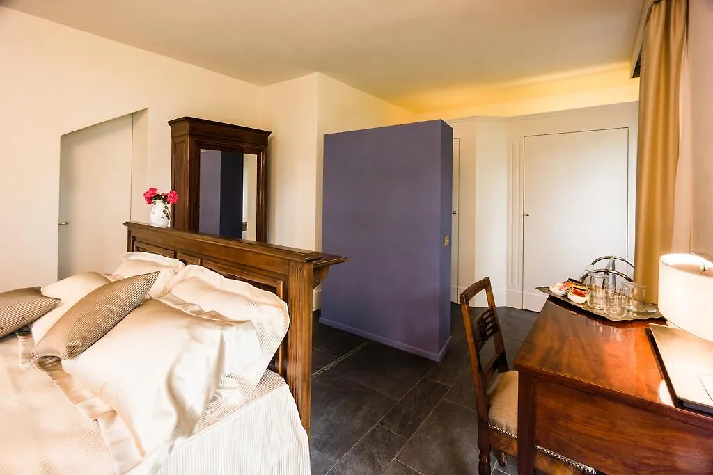 Relais Di Villa Adinolfi Annone di Brianza 0*,  İtalya