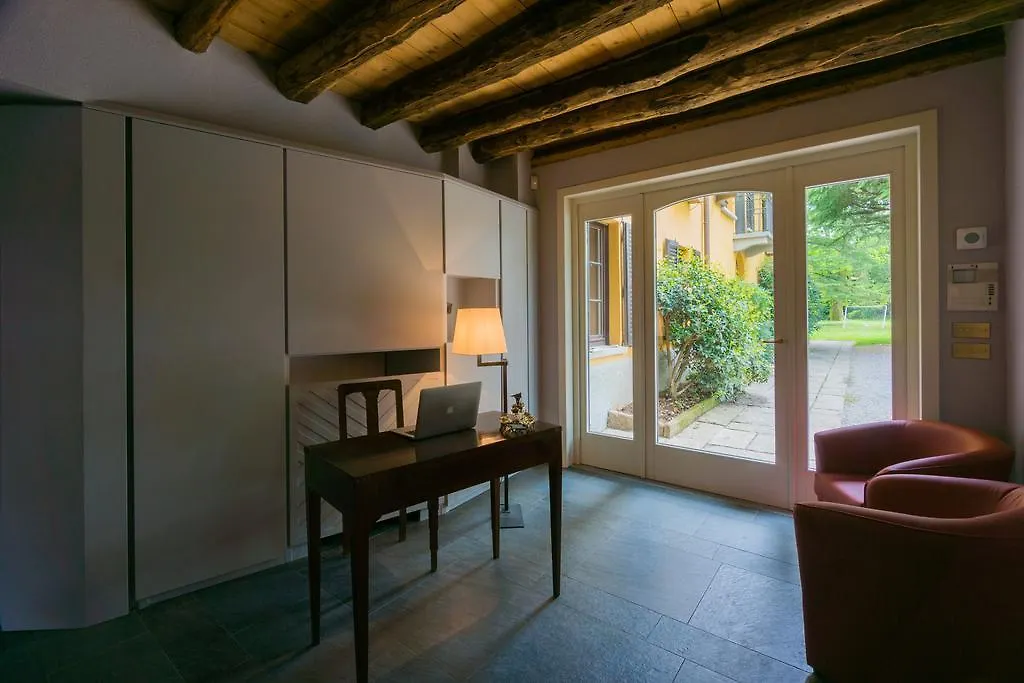 Relais Di Villa Adinolfi Annone di Brianza 0*,
